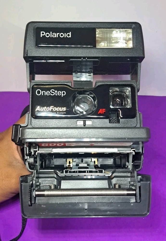Vintage Polaroid One Step AF Auto Focus 600 Instant Camera With Strap