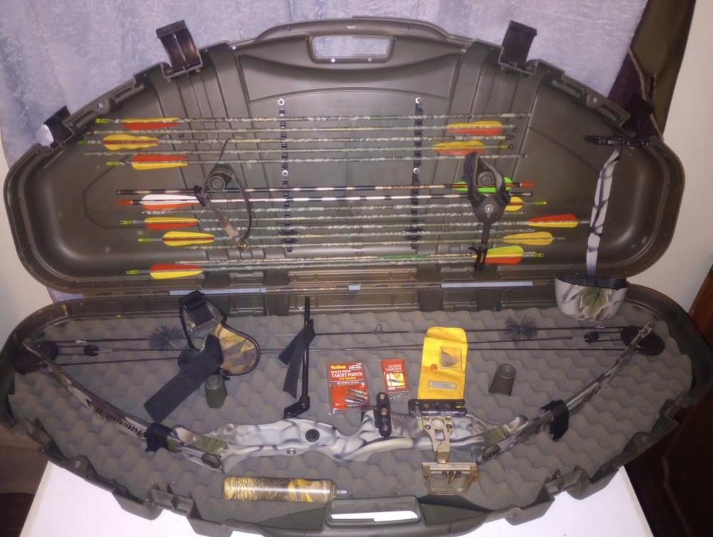 Plano Protector Series Case And Vintage Whitetail 2 Bow Plus Extras!