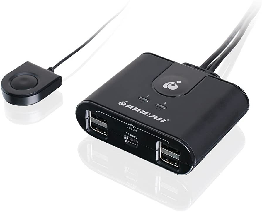 IOGEAR GUS402 2x4 USB 2.0 Peripheral Sharing Switch
