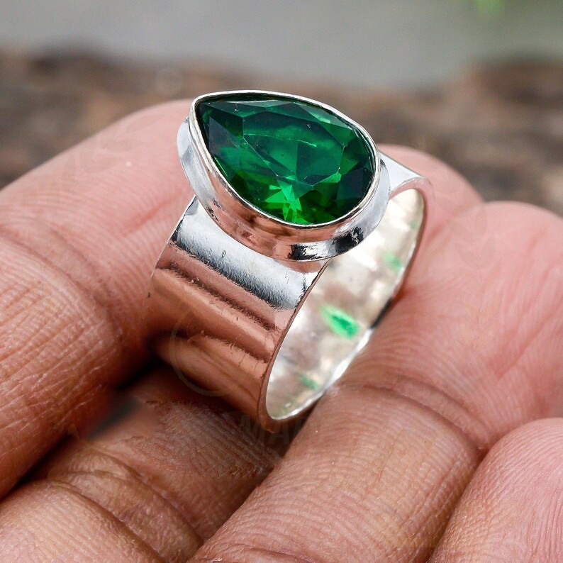 Solid 925 Sterling Silver Natural Green Onyx Pear Gemstone Hammered Band Ring