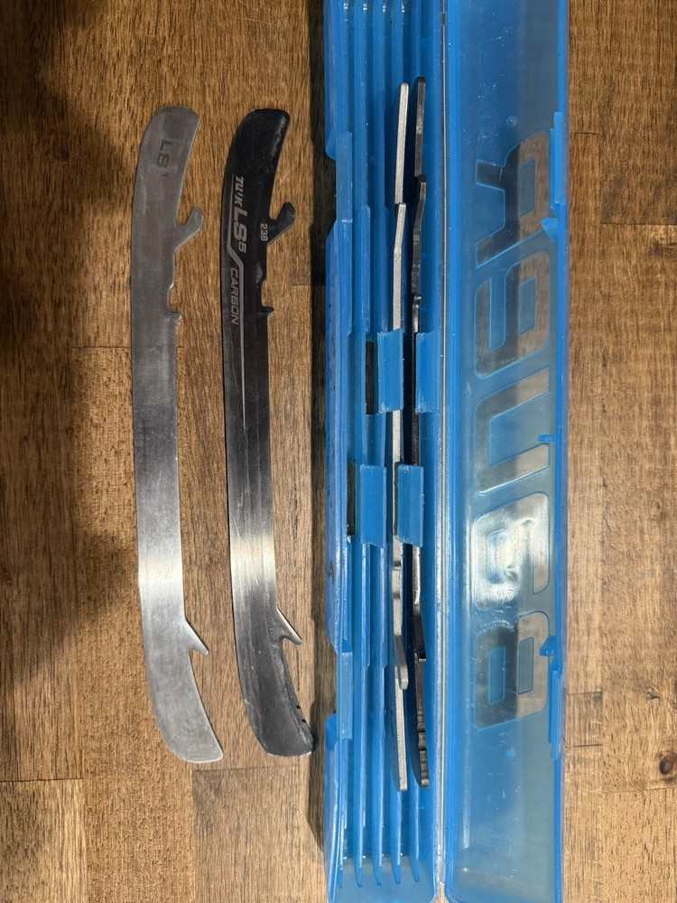 Bauer TUUK LS Edge Runners / And Case