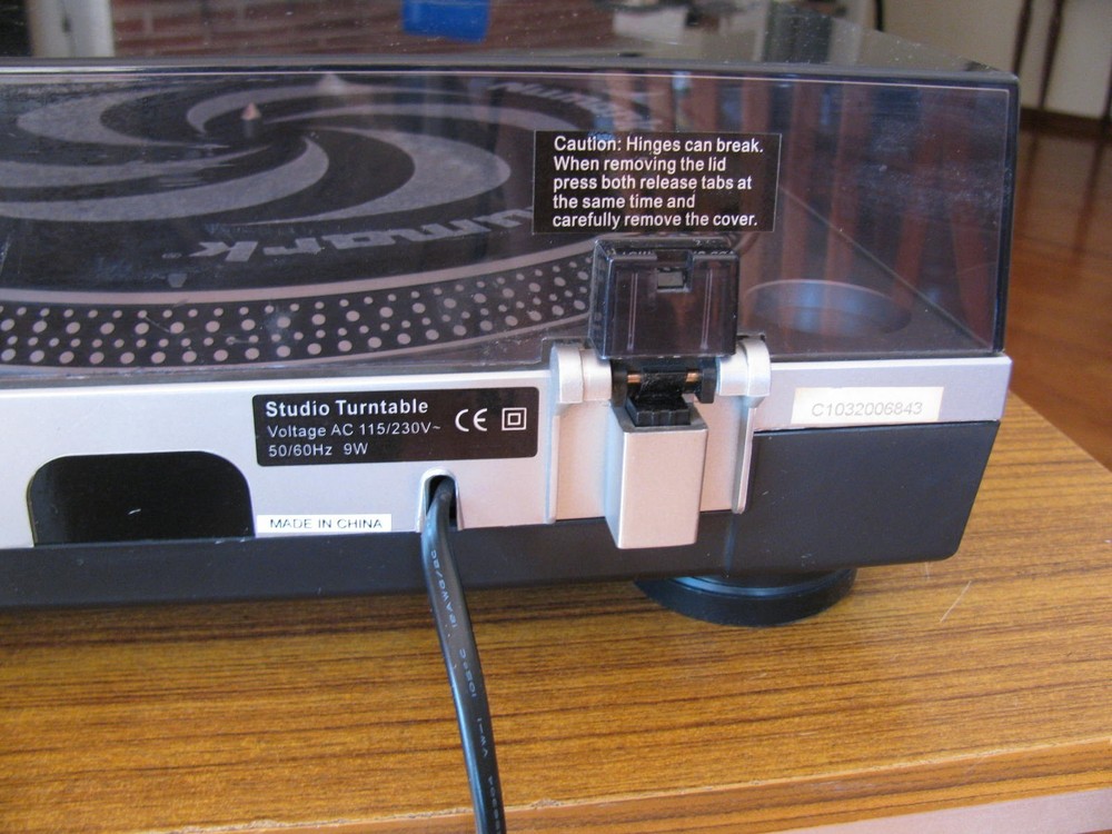 Numark TT-1520 Direct Drive Turntable Cover Broken Tested Working Condition