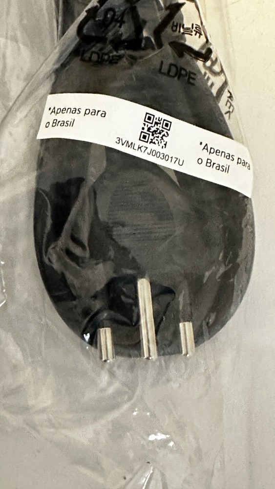 (5) New Sealed Edison Plug International Bundle