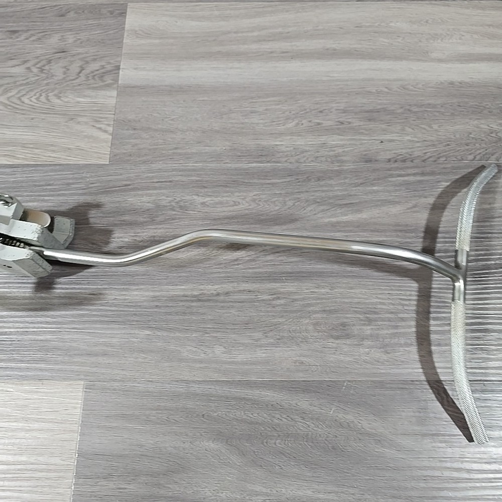 Laryngoscope Holder W/ Articulating Clamp ?