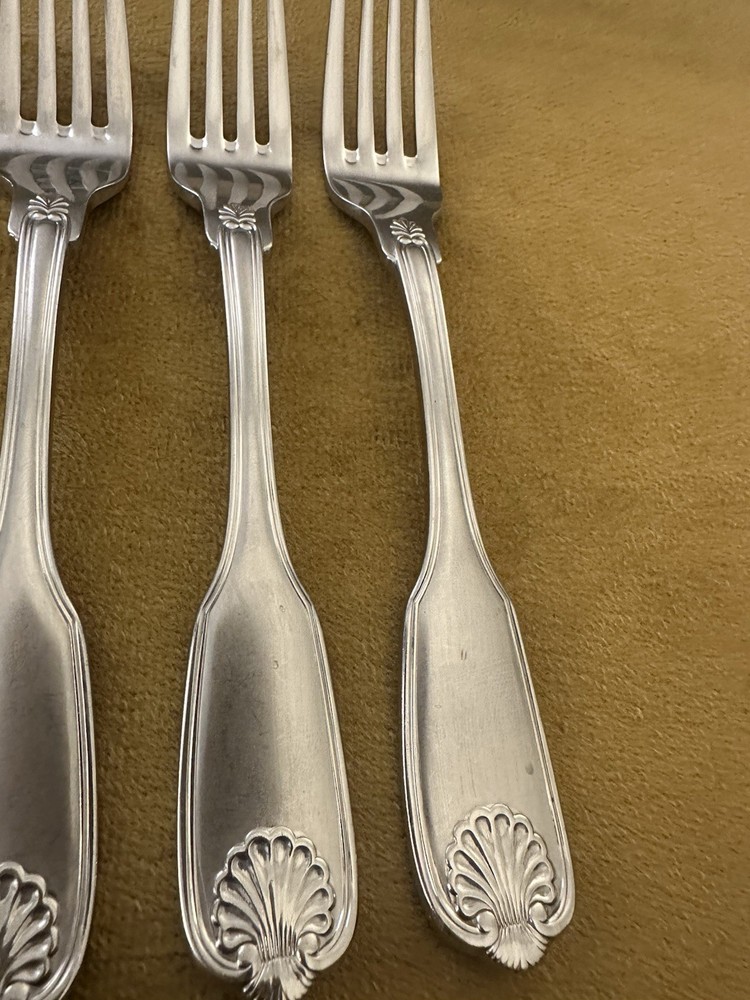 —(3) — Mikasa Sheldon Satin Dinner Forks () - SHELL PATTERN