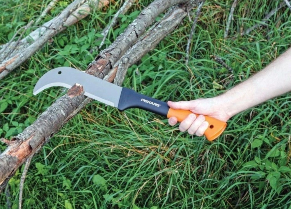 Fiskars 9" Brush Axe with Safety Sheath - Fixed Handle 🆕