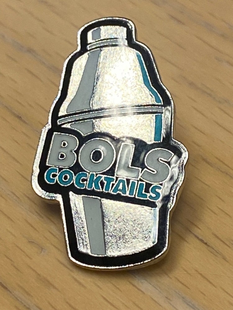 LIQUORS PINS - DRAMBUIE  ALCOHOL PIN ,