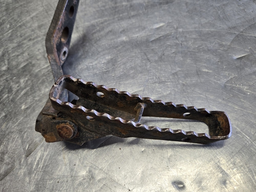 1985 Honda Atc200x Left Foot Rest Peg Step B3