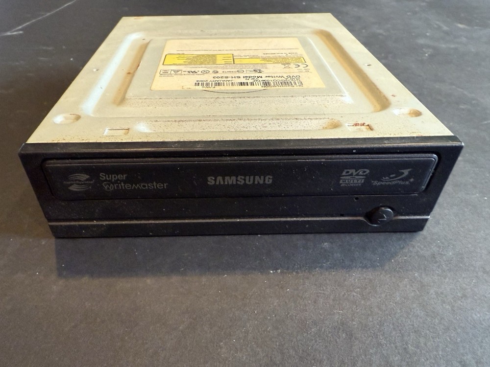 Samsung SATA Optical Drive Model SH-S203