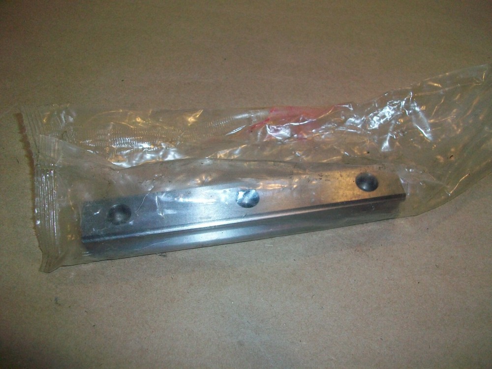 THK Linear Rail UE100842-GK   6"  NEW