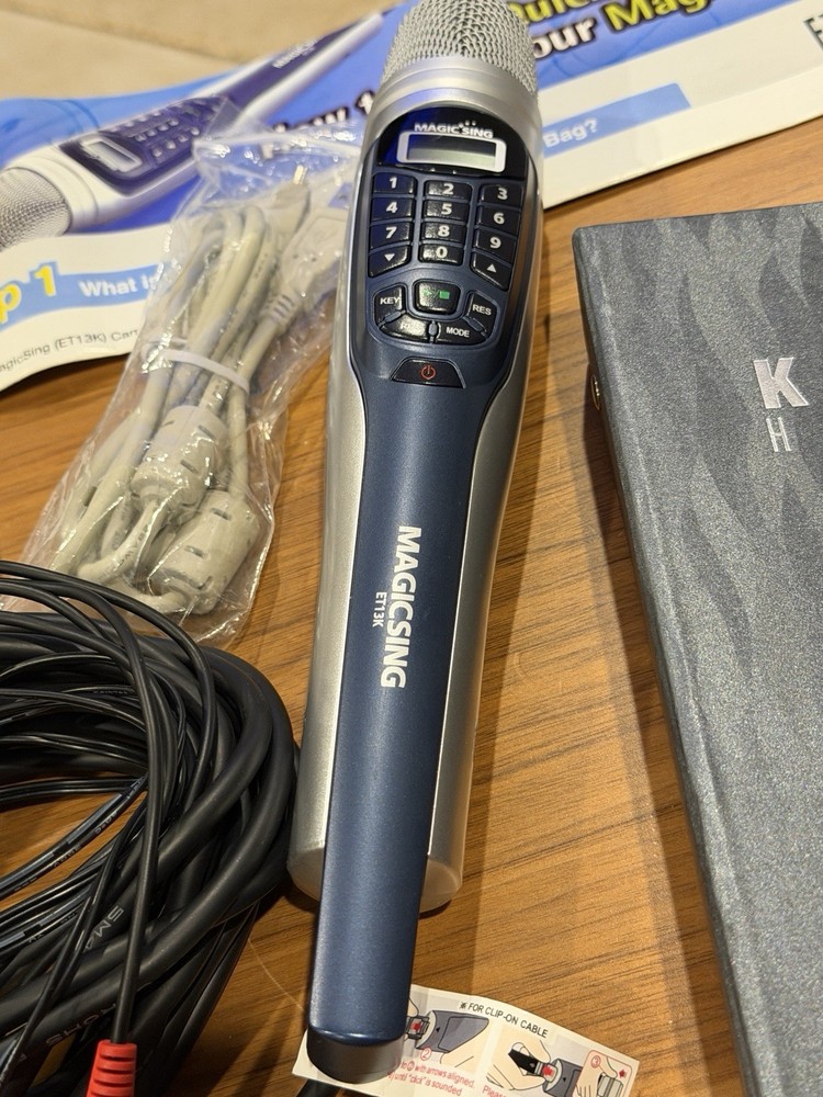Magic Sing ET13K Wired Karaoke Microphone With Case
