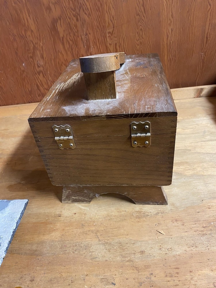 Vintage Kiwi Oak Shoe Server