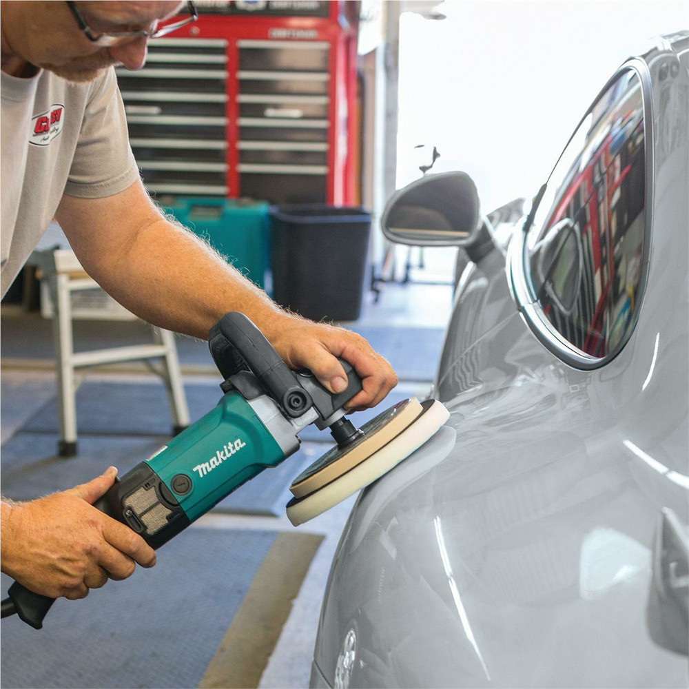 Makita 9237CX2 Variable Speed Polisher Kit With Soft Start And Controls