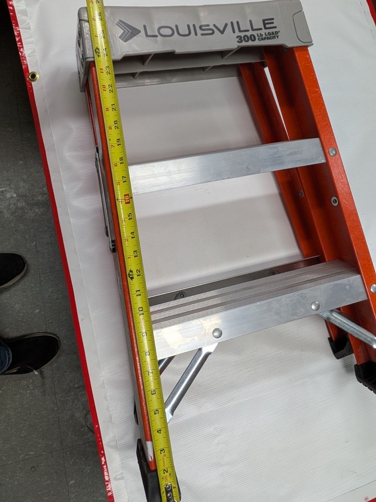 2' FOLDING STEP LADDER