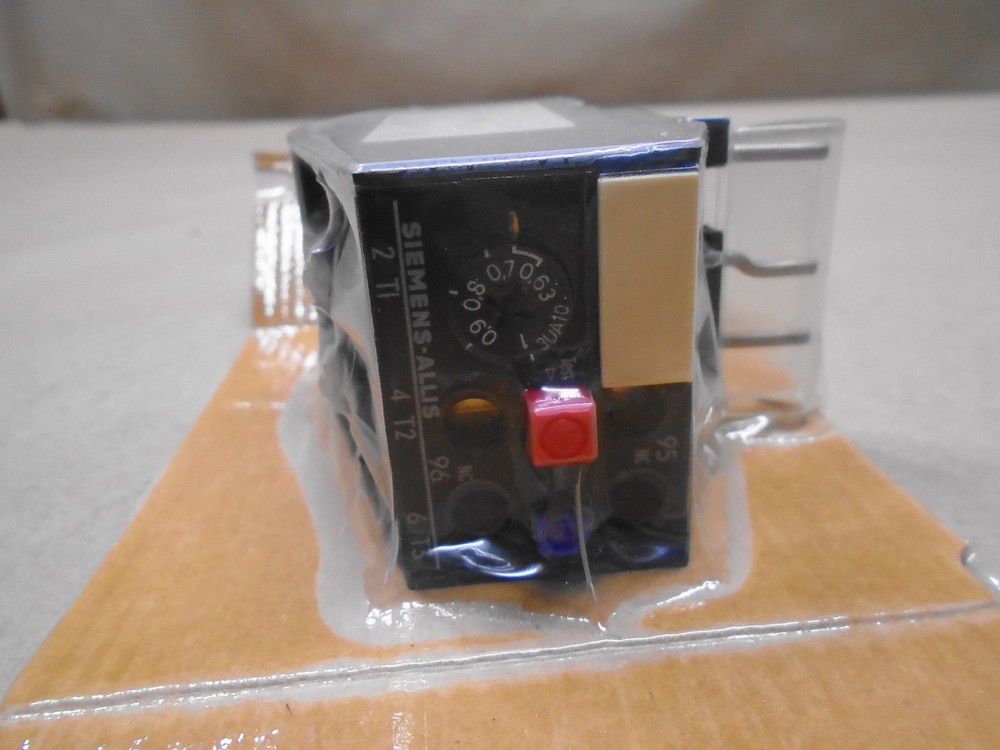 NEW Siemens OLR0100CC0 Overload Relay 0.63-1.0 Amp Adjustment Range Code M
