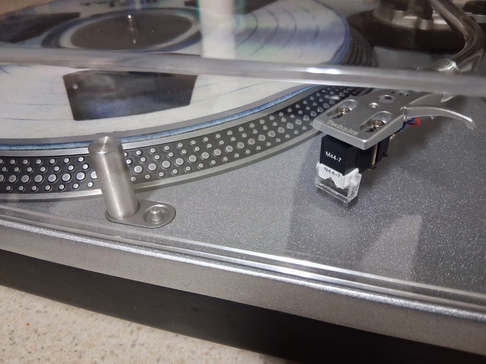 Technics SL1200Mk2 Turntable - Refurbished and Fully Functional
