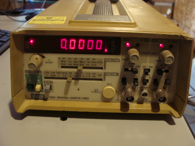 Fluke 7260A Universal Counter/Timer (Powers On & Buttons Function)