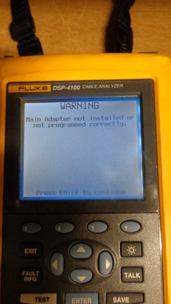 FLUKE DSP-4100 CABLE ANALYZER (Need AC Adapter)