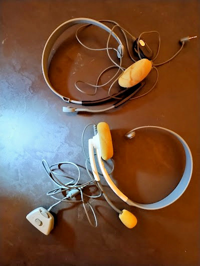 2 Microsoft Xbox 360 Headsets. Working.