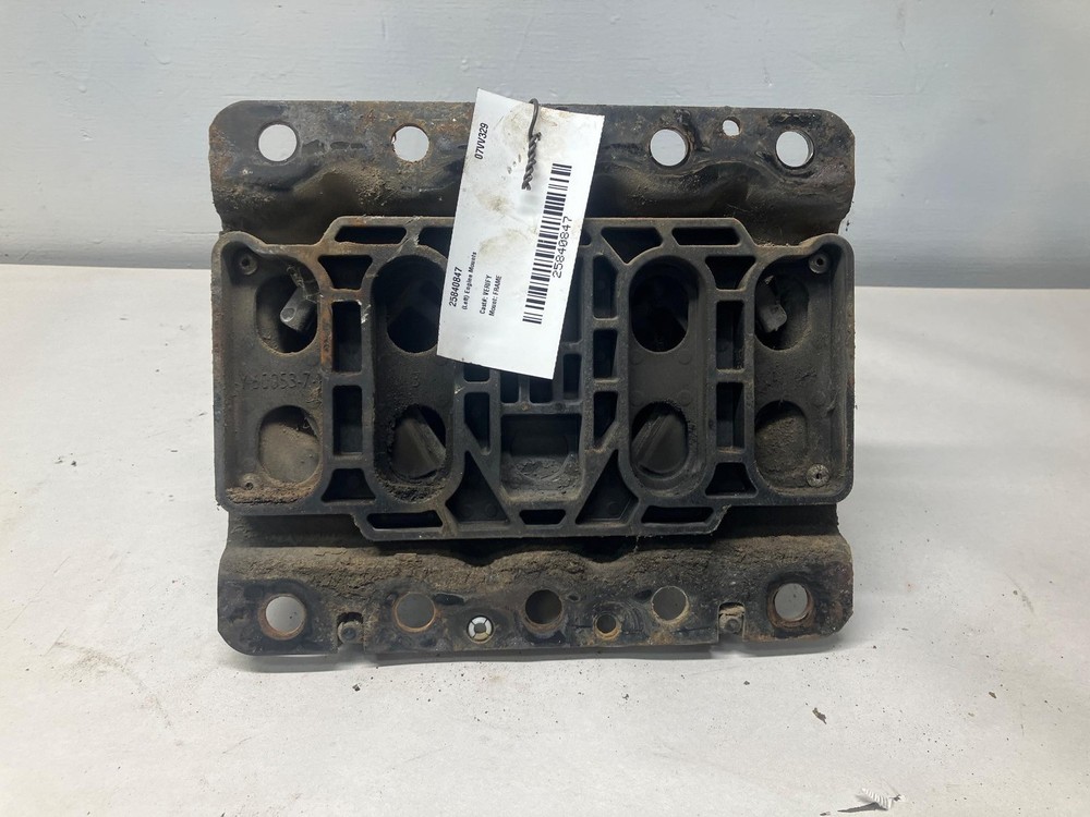 Cummins ISX Left/Driver Engine Mount - Used | P/N Y6005371