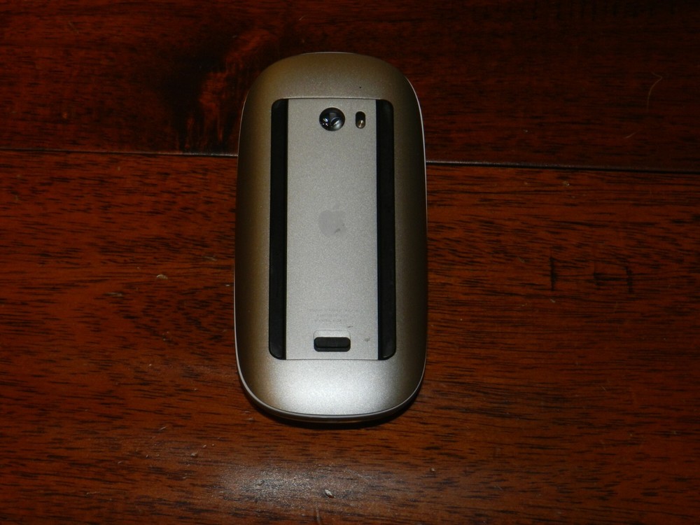 Apple Magic Mouse 1 (A1296) MB829LL/A Bluetooth TESTED WORKS