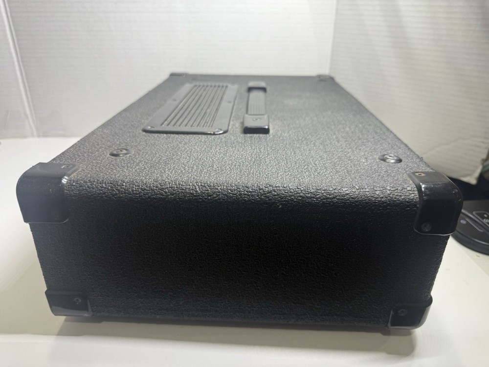 KUSTOM KPM4060 60 WATT RMS MIXER Powers On