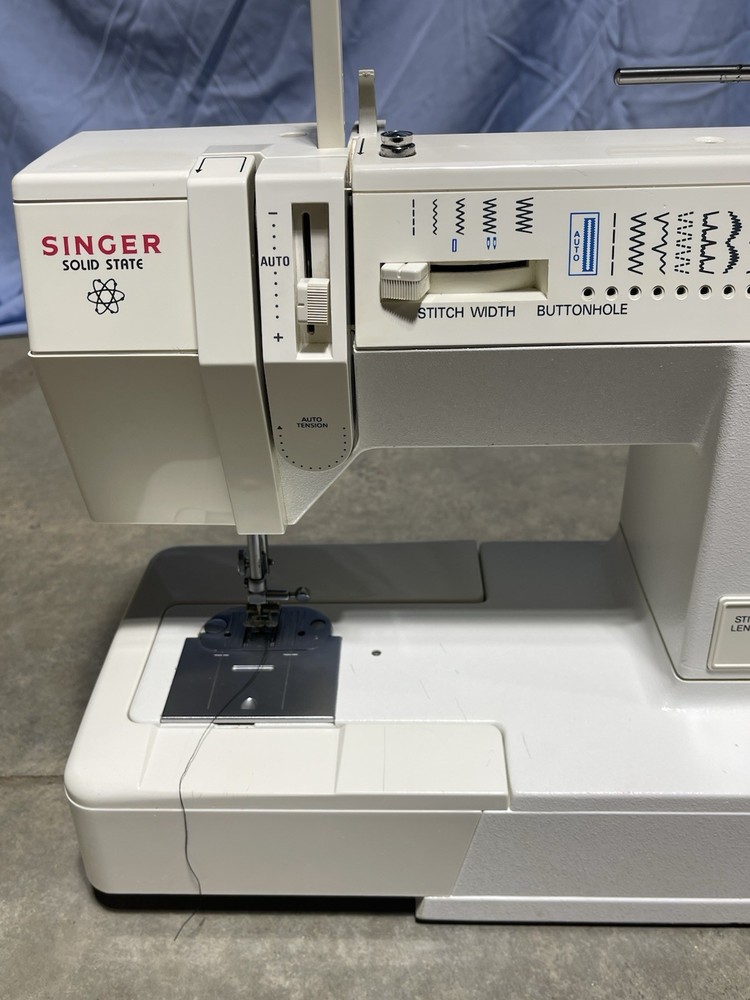 Singer Sewing Machine Model 9034 White Solid State Needle Threader Works