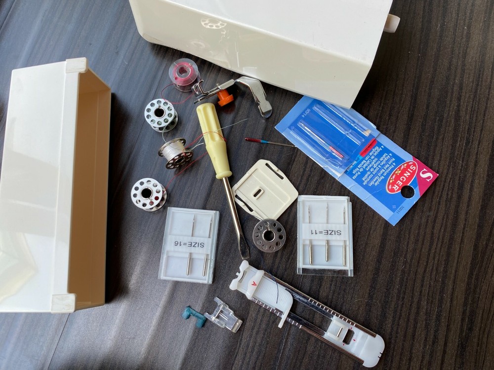 Brother XR-23 Sewing Machine w/ Accessories