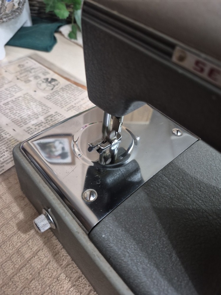 Vintage Sew Easy Model 43 Single thread sewing machine