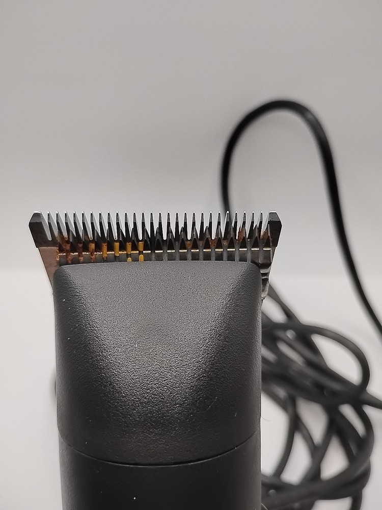 Andis AGC2 2-Speed Professional Clipper for pets. Read Description