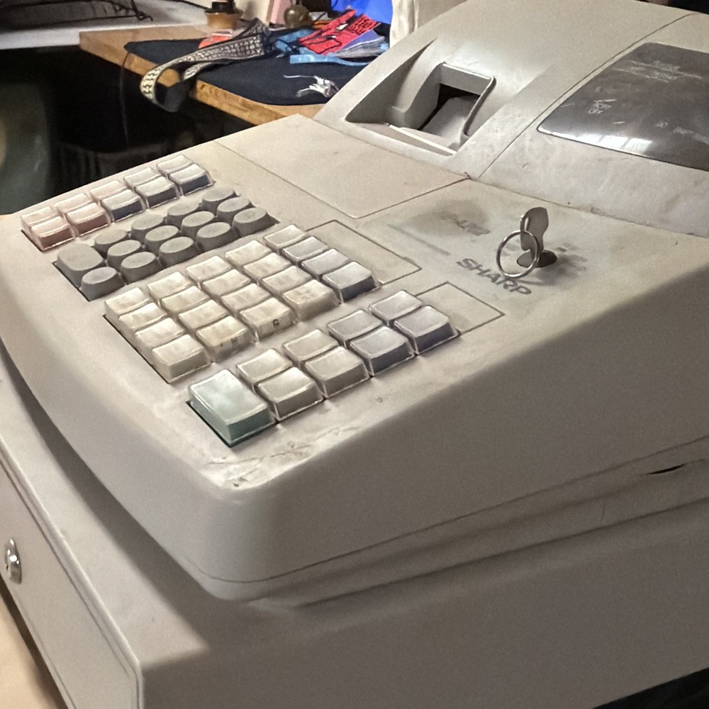 Sharp XE-A202 Electronic Cash Register With Key