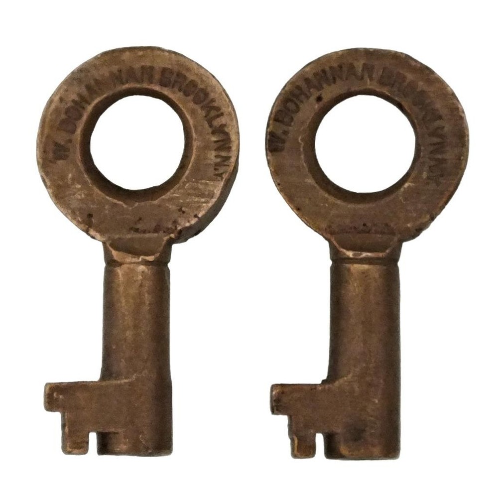 W. BOHANNAN SMALL TINY Brass Keys x 2 - Under 1" - Brooklyn, NY - ref.k67