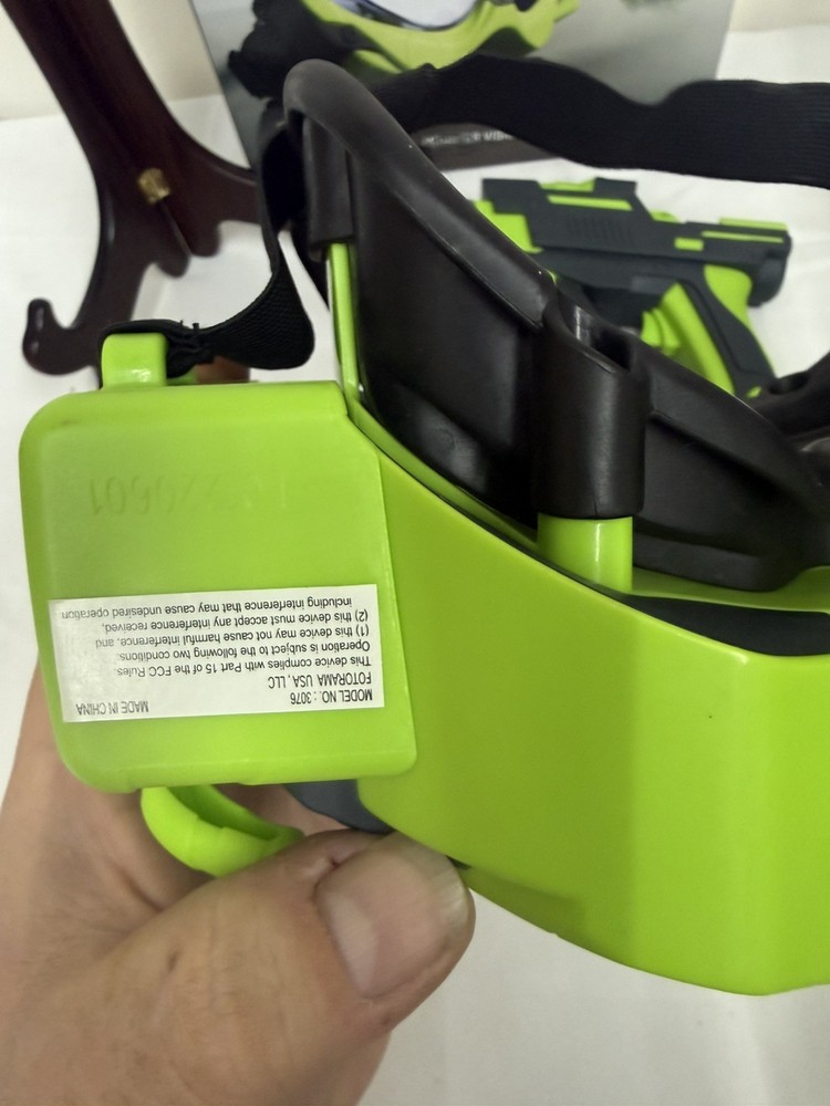 Sharper Image Monster Vision Virtual Reality Headset – Tested & Working