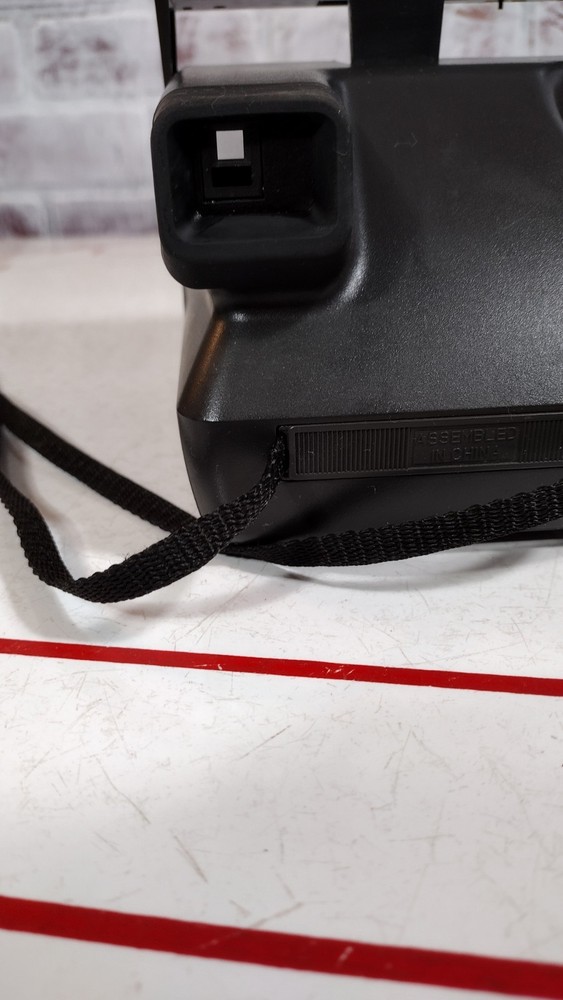 Polaroid 600 Instant One Step Flash Camera
