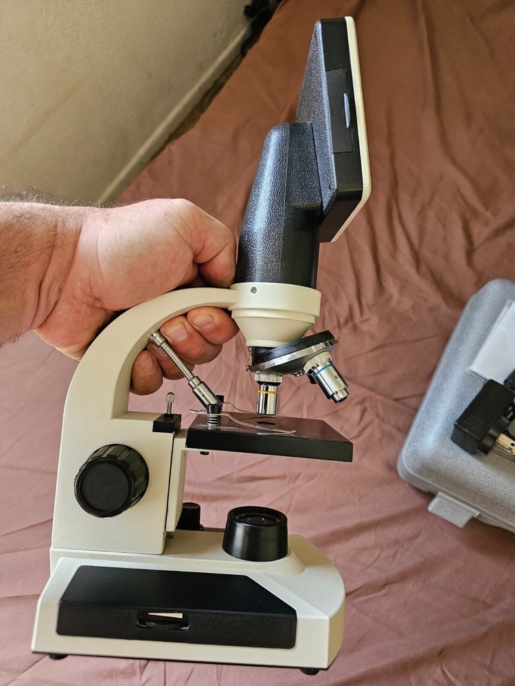 Motic Ecoline Advanced Digital Microscope Nice Lenses, 3.5" LCD Screen, Camera