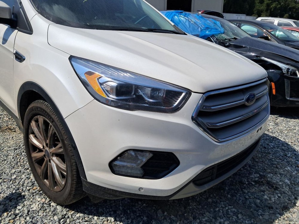 Console Front Floor SE Fits 17-19 ESCAPE 4800519