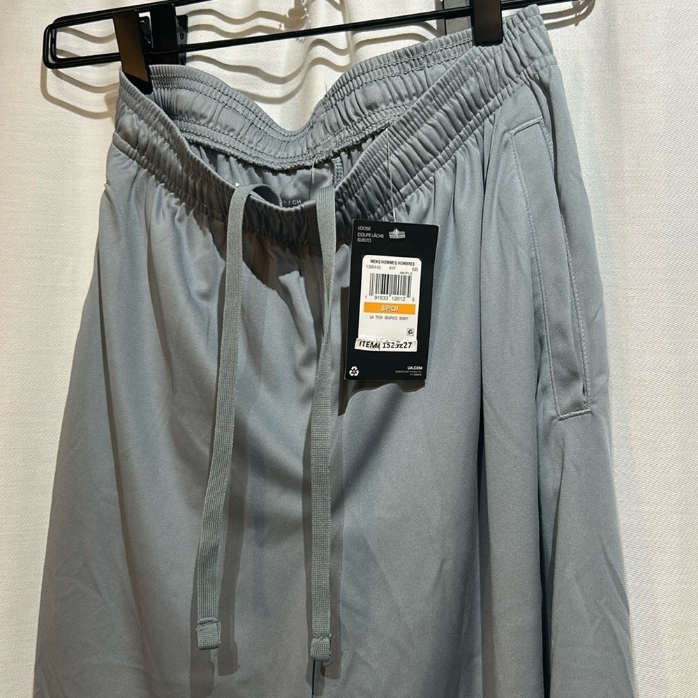 NWT UNDER ARMOUR Men’s Gray Shorts Size Small