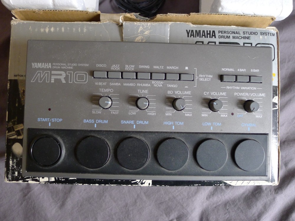 TESTED Yamaha MR-10 Vintage Drum Machine with Original Box/Adapter