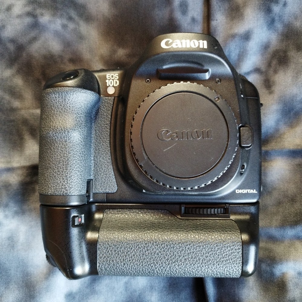 - Canon EOS 10D + BG-ED-3 (BattGrip)