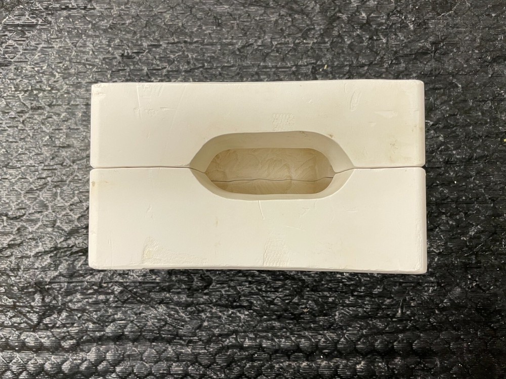 VINTAGE ALBERTA CERAMIC MOLD #1246 TREE ON SLED