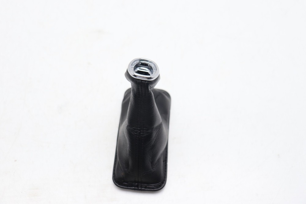 06-10 INFINITI M35 A/T SHIFT BOOT BLACK E3046
