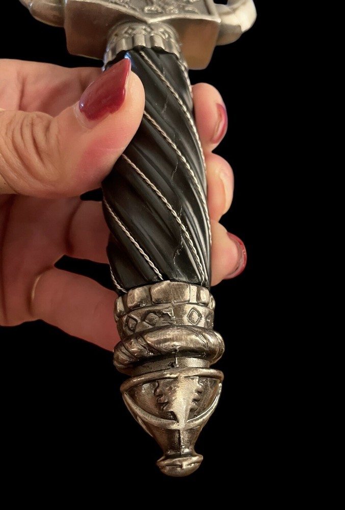 Martial Arts Claw Dagger