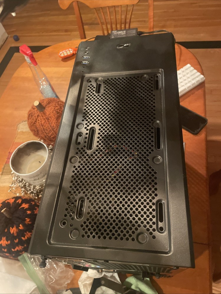 CyberPower Gaming PC + Royle Kludge Keyboard