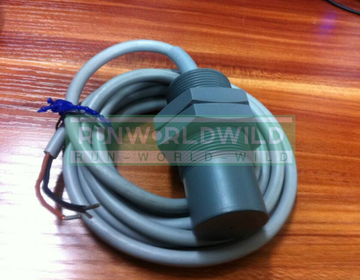 1PCS NEW FOR RECHNER KAS-70-35-S-M32 Proximity Switch Sensor