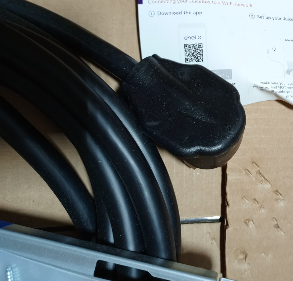 Juice Box Enel X 32 AMP