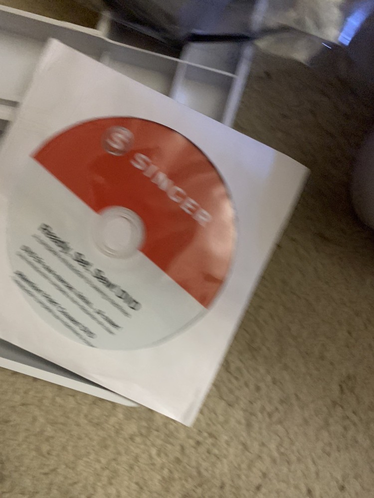 Singer Superb 2010 Computerized Programmable Sewing Machine W/ Pedal - WORKING