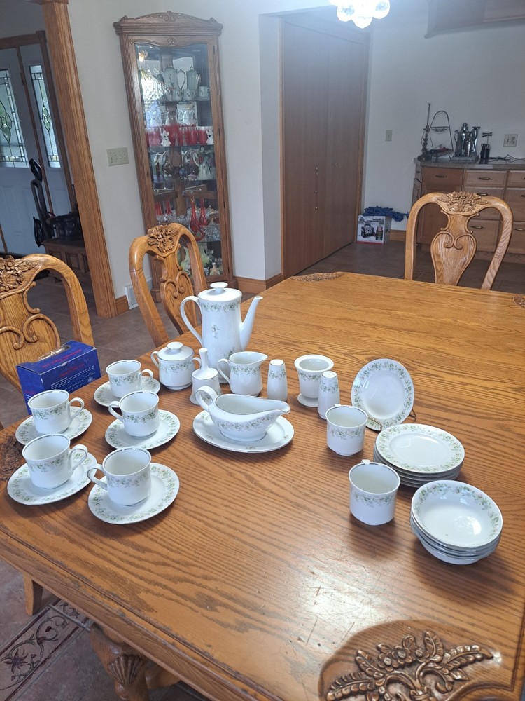Johann Haviland Forever Spring Floral Scroll 31 Piece Dinnerware Grouping