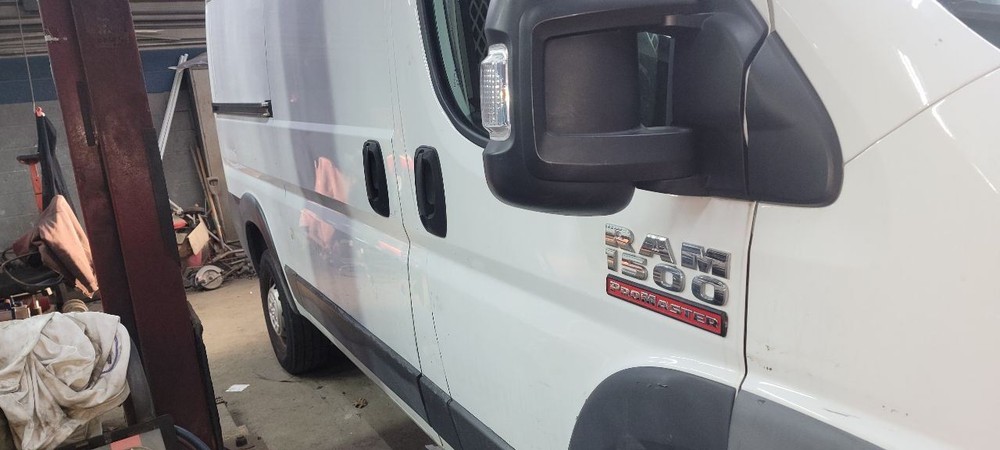 2018 Dodge Promaster 1500 Divider and Racks