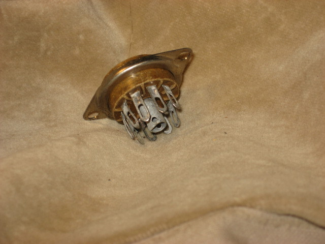 Tube Socket, 9 pin, chassis mount, new