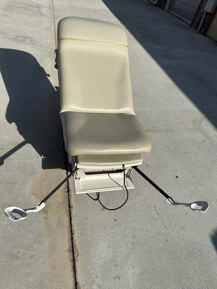 Ritter 222 Medical Examination Table with Adjustable Features – Fully Functional